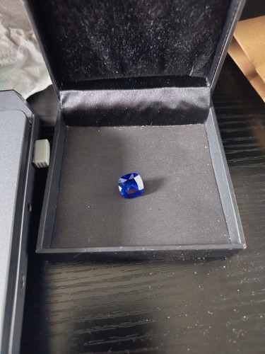 Saphir bleu tanzanite 12x12 - saphir,