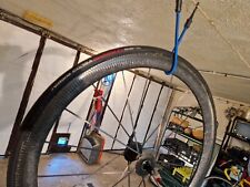 paire de roues mavic carbone cosmic ultimate comme neuves. 5 boyaux neufs.