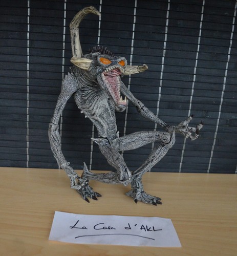 Figurine violator orange eyes - figurine,