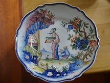 MALICORNE TESSIER BELLE ASSIETTE EN FAIENCE THEME DECOR AUX CHINOIS  25,5 cm