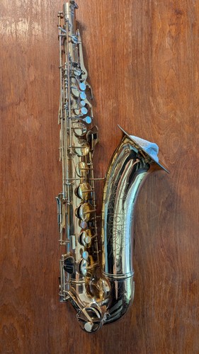 Conn tenor saxophone - conn, shooting
