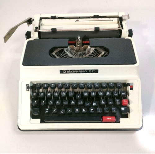 Machine écrire manuelle - à,