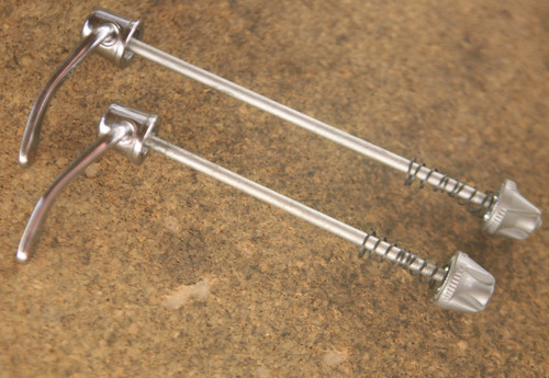 Lot brochettes leviers - de,
