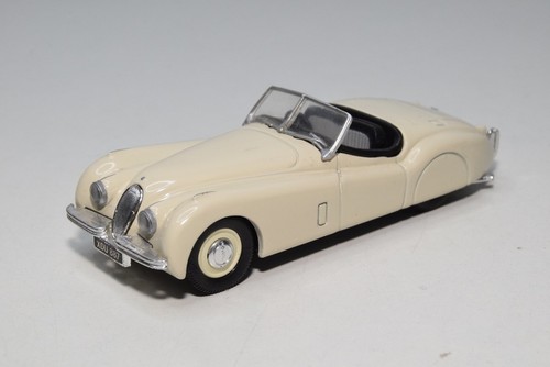 B69 corgi toys jaguar - corgi,