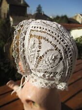 rare bonnet de bébé en