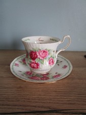 Tasse avec sous tasse  QUEEN'S Rosina China CoLtd  Mois de Juin June