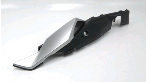 Carenage arriere gauche yamaha - arriere,