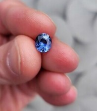 Saphir bleu naturel 2,03 ct certifié AIGS – Origine Ceylan (Sri Lanka)