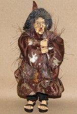 Poupée ancienne sorcière hexagonale en tissu et bois fait main