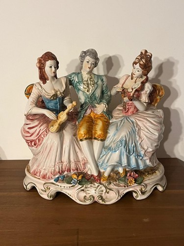 Imposante sculpture - , en