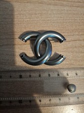 Broche Chanel CC Authentique  2017 Sans Boite. Comme Neuve Grise