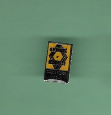 PIN'S RENAULT  *** ISTRES ***