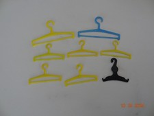 Lot de cintres vintage poupée