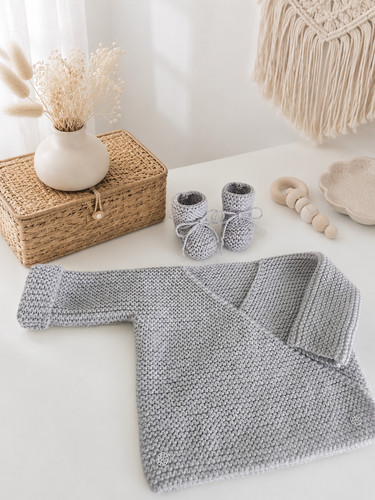 Brassière naissance fait - brassière, main