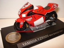 MOTO YAMAHA YZR 500 N° 3 MAX BIAGGI 2001 au 1/24°