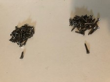 88 Anciennes Vis à Bois Neuves   Acier  - Têtes  plates Fraisées