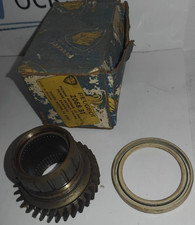 PEUGEOT 204 / 304 Essence depuis 74 Pignon moteur/boîte. Réf : 2068 . 31