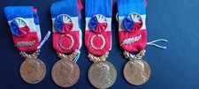 4 médailles du travail, or et