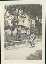 France, La Baule, Femme sur sa bicyclette, 1912, Vintage silver print Vintage si