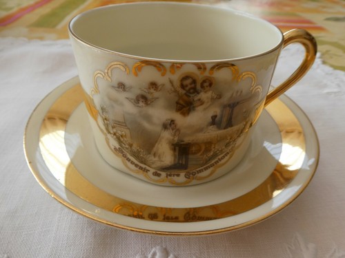 Ancienne tasse sous - tasse,