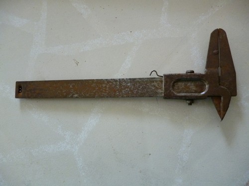 Outil ancien pied - outil, a
