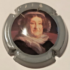 Capsule de champagne Clicquot Contour gris Portrait, fond noir et rouge N°115