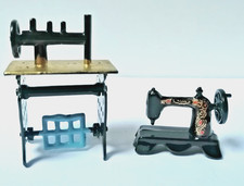 Lot 2 objets miniatures de