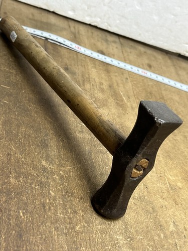 Marteau ferblantier tôlier - marteau, ferblantier,