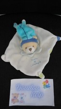 DOUDOU ET COMPAGNIE Tatoo ours plat blanc vert bonnet bleu