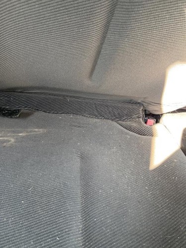 Attache ceinture arriere - , droit