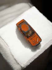 Véhicule miniature ancien