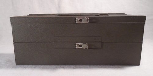 Ancienne boite metal militaire - ancienne,