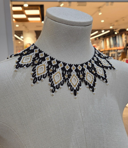 Collier ras cou ukrainien - du,