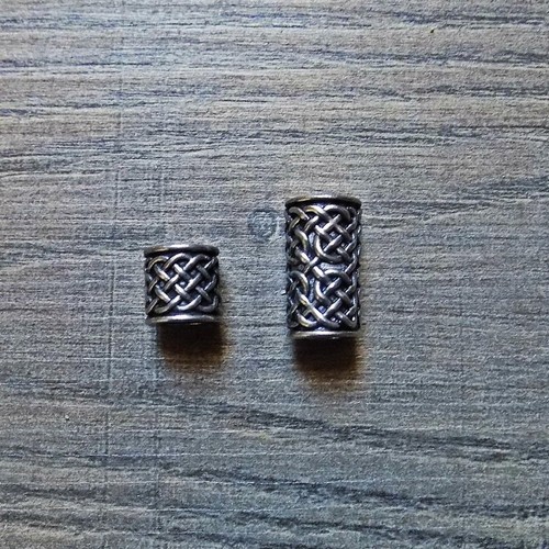 Perle barbe celtique - à,