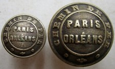 2 Boutons en métal argenté