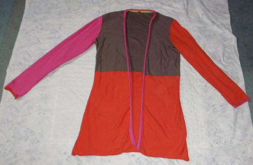 Tres beau gilet multicolore - beau,