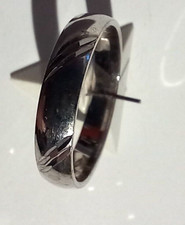 ALLIANCE en argent de mariage, ciselée , demi bombé, neuve