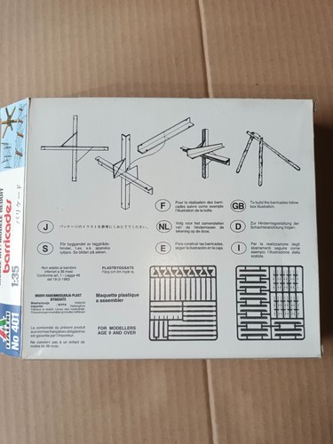 Italeri barricades - barricades,