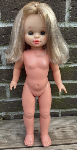 Poupée sally famosa - sally,