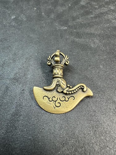 Ancien pendentif couteau