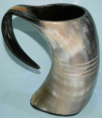 Tasses corne - corne, à