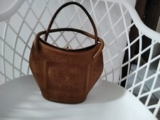 Sac A Main Sculpté  En Cuir Des Années  50