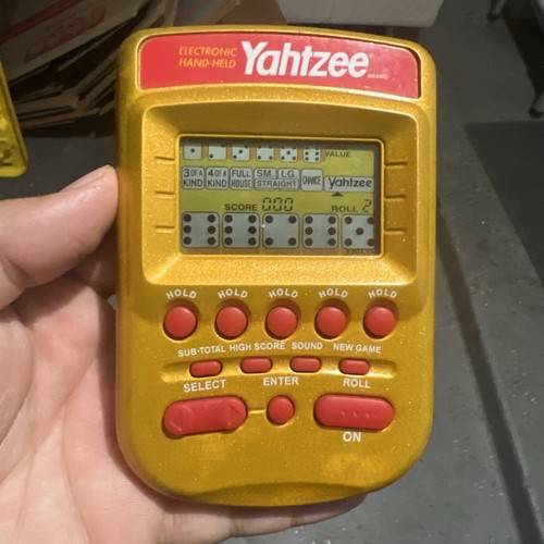 Hasbro 2002 vintage yahtzee - hasbro,