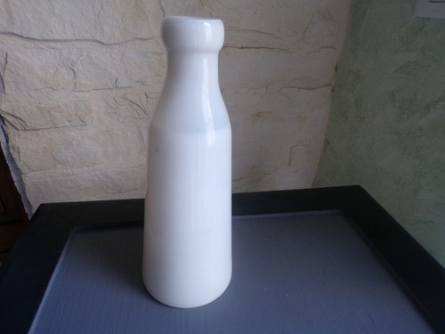 Ancienne grande bouteille - , de