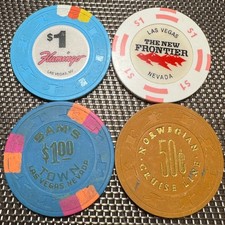 LOT DE 4 JETONS DE CASINOS  (1328) PLAQUE