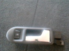 Poignee interieur avant droit