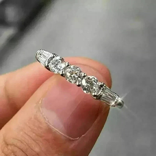50ct round cut - 2.50ct, natural