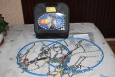 2 CHAINES A NEIGE E9 série 30  Neuves , X 12, X 13, X 14, X 15