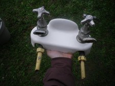 ancien robinet chromé et