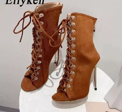 Bottines camel lacets - À, talon